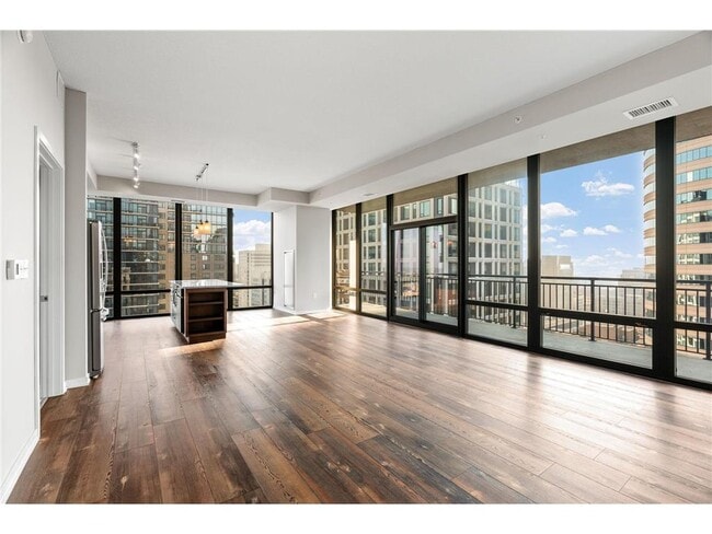 Building Photo - 465 Nicollet Mall Unit 2404