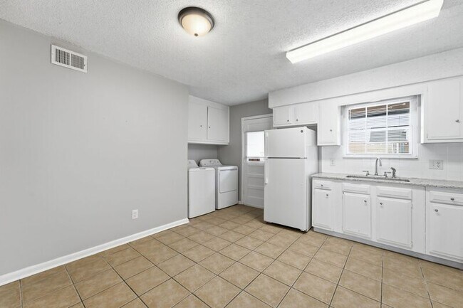 Photo - 742 N 6th St