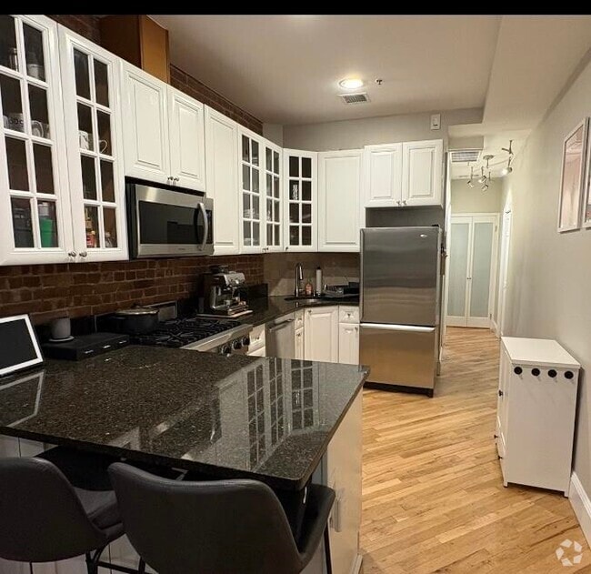 Building Photo - 123 Willow Ave Unit 1 Rental