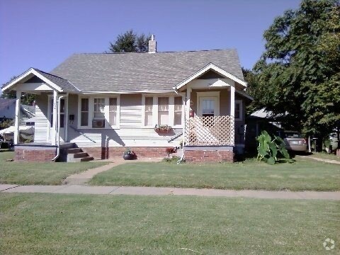 Building Photo - 134 S Columbia Ave Rental