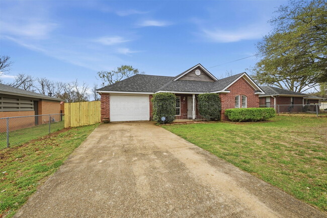 Photo - 2418 Loy Lake Rd