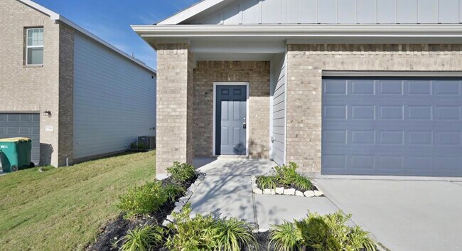 Photo - 524 Halifax Ct