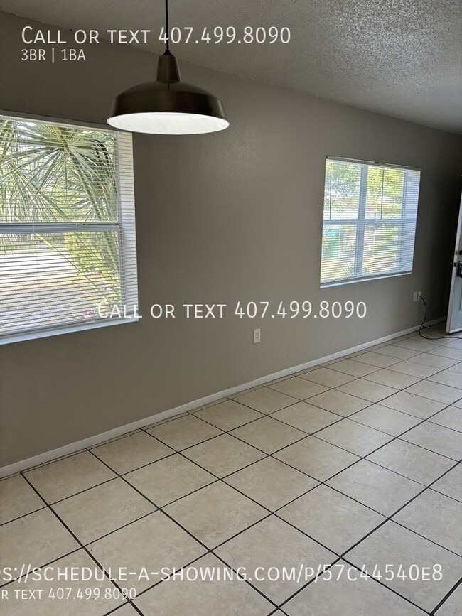 Photo - 830 Carver St