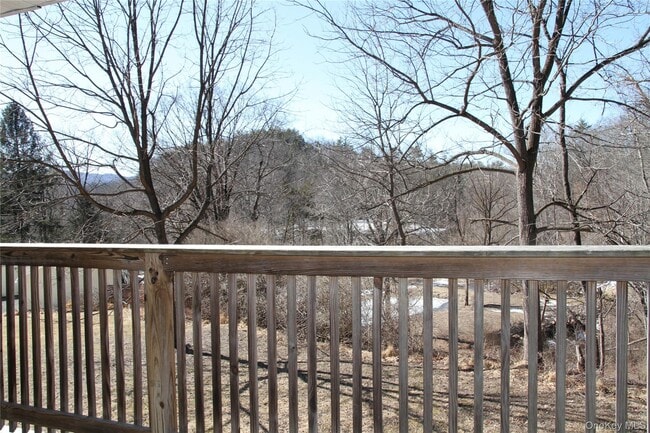 Photo - 11 John Taylor Dr Unit A