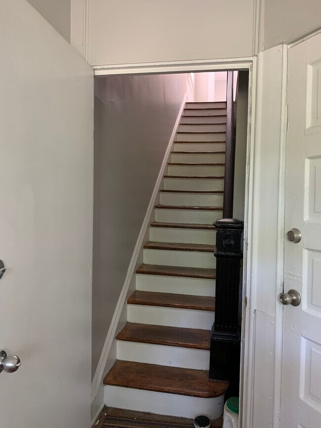 Photo - Updated apartment in the Fan! Unidad 2210 Parkwood Ave-  2