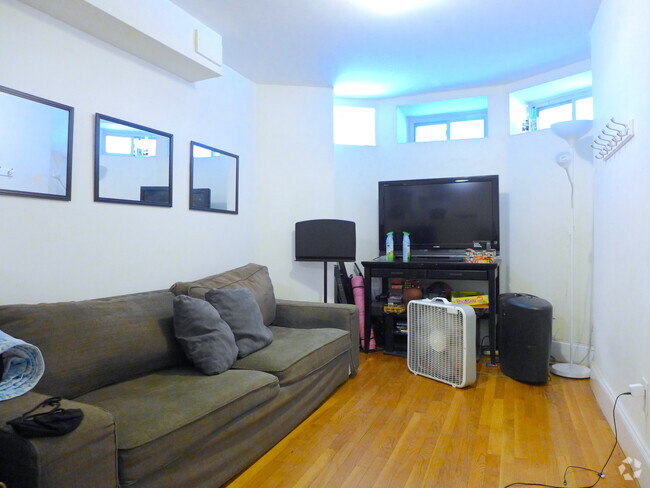 Building Photo - 28 Edgerly Rd Unit B Rental