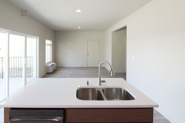 Photo - 3 Bedroom, 2 Bath Apartment Home in Othello Unit A201