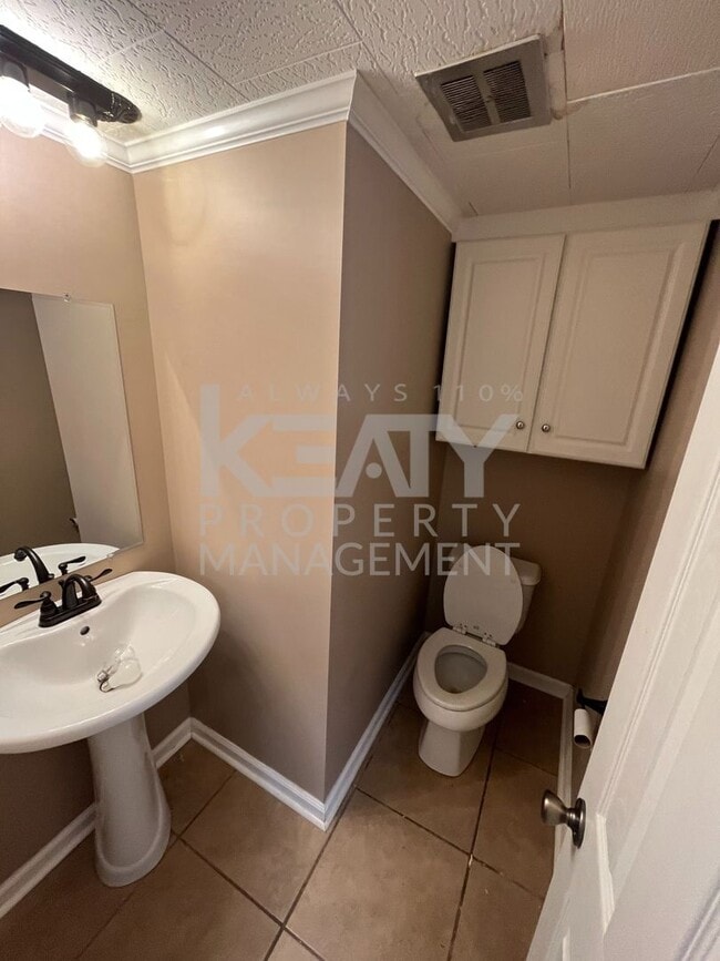 Photo - COMING SOON! Spacious townhouse in the heart of Lafayette!