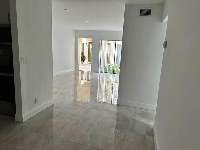 Building Photo - 11592 Royal Palm Blvd Unit 11592 Rental
