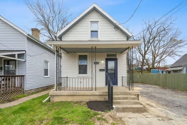 Building Photo - ST BERNARD - Charming 2 bed 1 bath fully renovated.