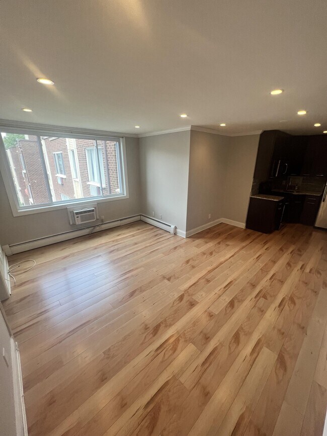 Photo - 3000 7th St NE