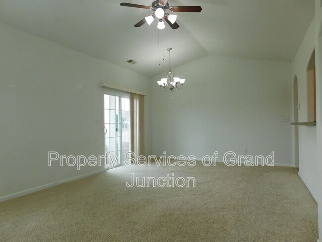 2464 Thunder Mountain Drive Unidad 1005 (2A)