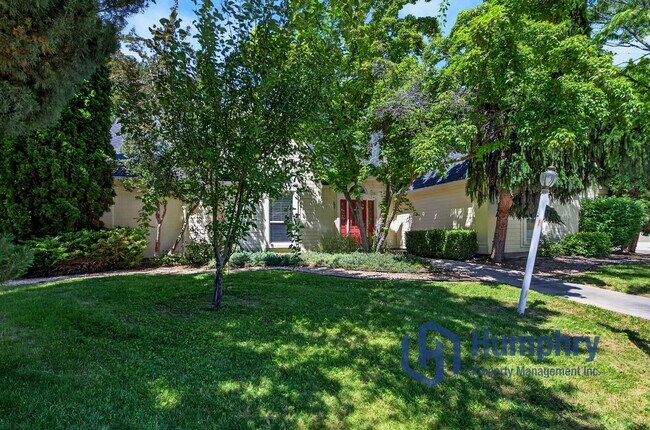 1948 E Cypress Point Dr