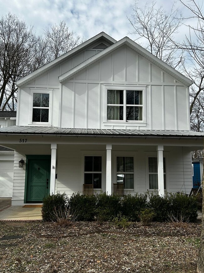 Photo - UNFURNISHED Beautiful Large Home Available Now on North Walnut in Fayetteville !!