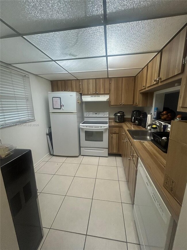 Building Photo - 10875 SW 112th Ave Unit 203