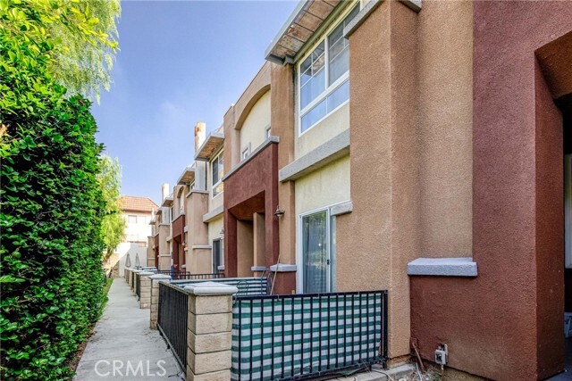 Photo - 532 N Mariposa Ave Unit 104