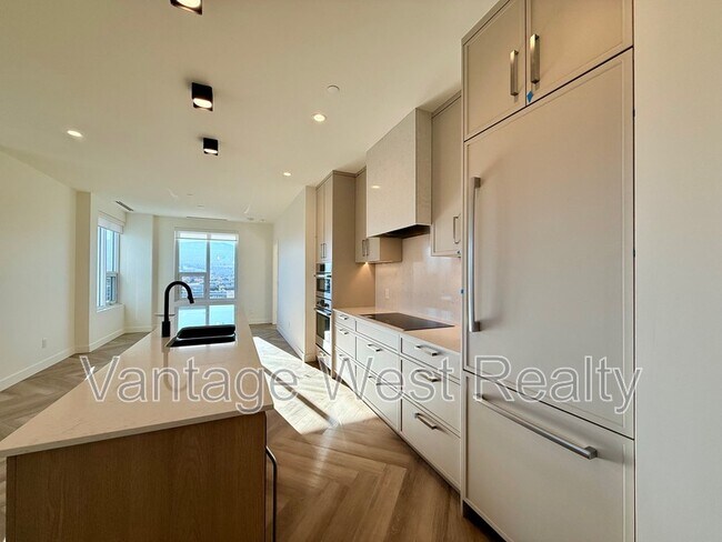 Photo - 3340-3340 Lakeshore Rd