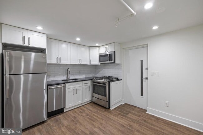 Photo - 1514 Newton St NW Unit B2