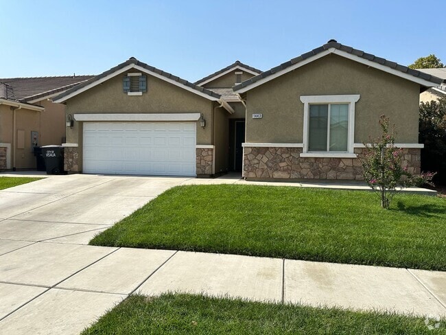 Building Photo - NW 3 Bedroom 2 Bath home - No Pets