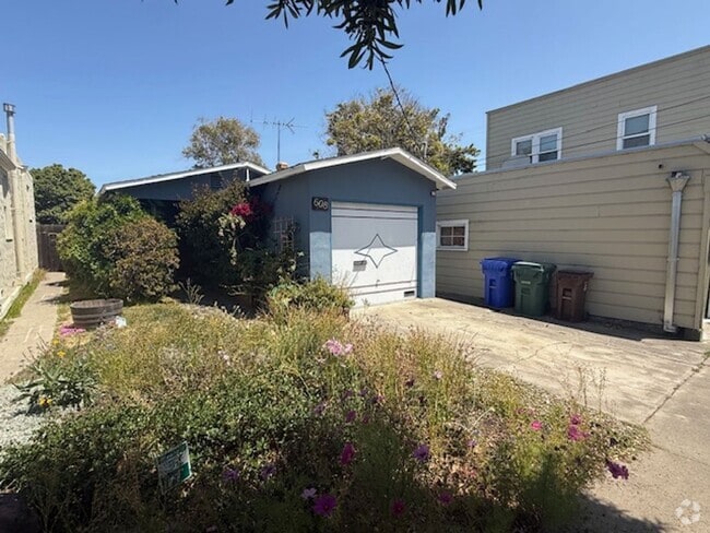 Building Photo - Central Richmond 2-Bedroom Home Near City ...