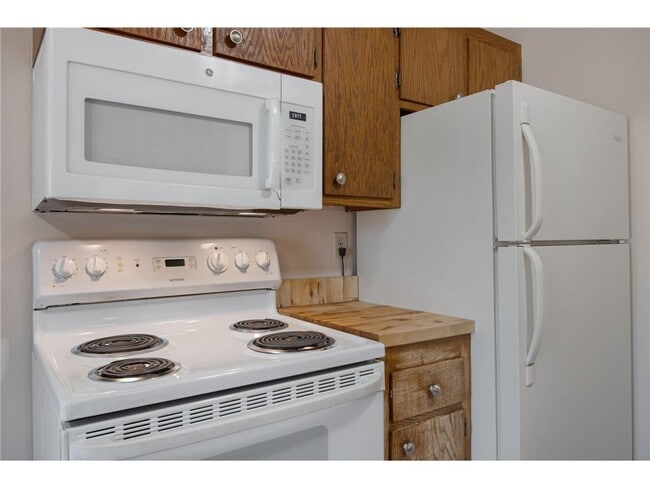Photo - 6015 W Broadway Unit 304