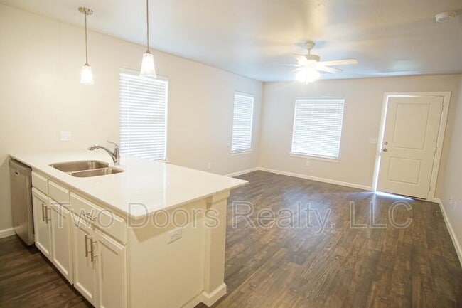 Photo - 11520 Keystone Cir