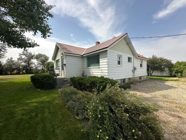 5084 W. Hwy 33