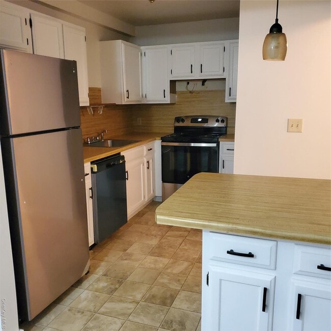 Photo - 160-166 W Rd Unit C34