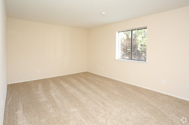 1BR, 1BA - 863 SF - Bedroom