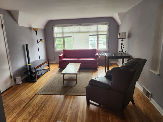 Photo - 193 Lisbon Ave Unidad 2
