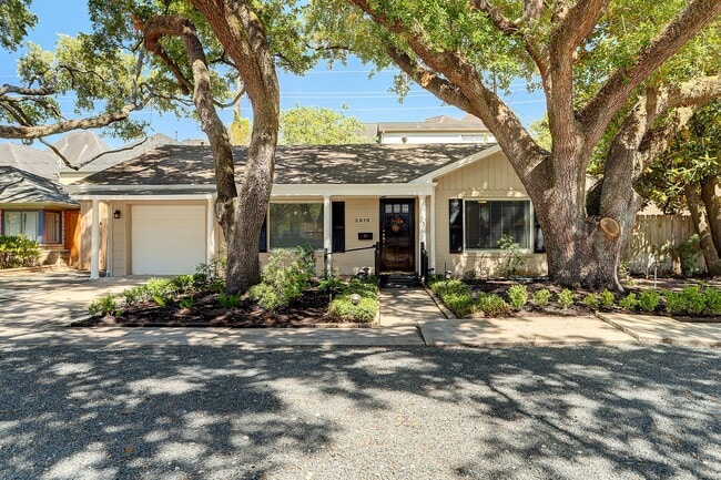 Photo - 2619 Eastgrove Ln