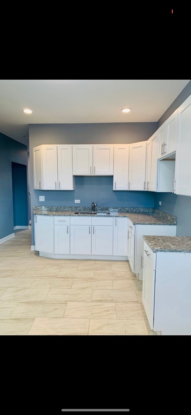 Photo - 7026 S Justine St Unidad 1