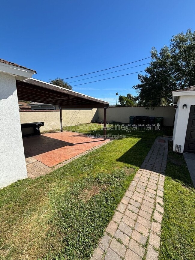 Photo - 1408 E 142nd St