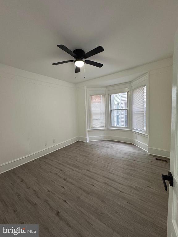 Building Photo - 433 W Bringhurst St Unit 1