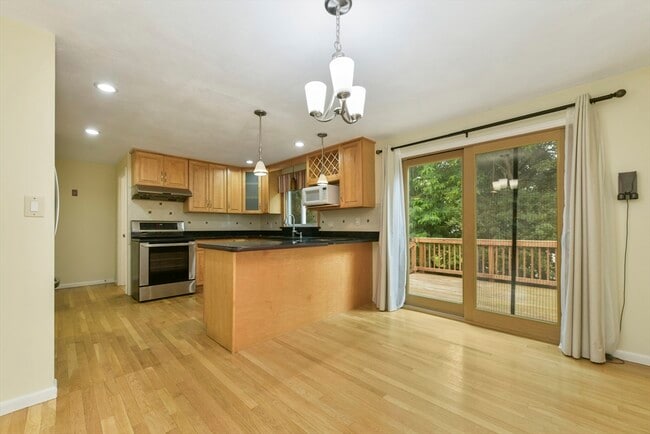 Building Photo - 120 Edinboro St Rental