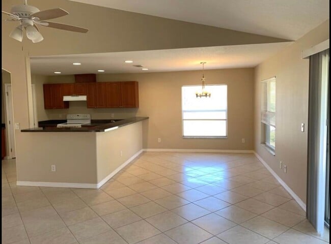 Photo - Charming 4 bed - 2 bath in North Port, Available Now!