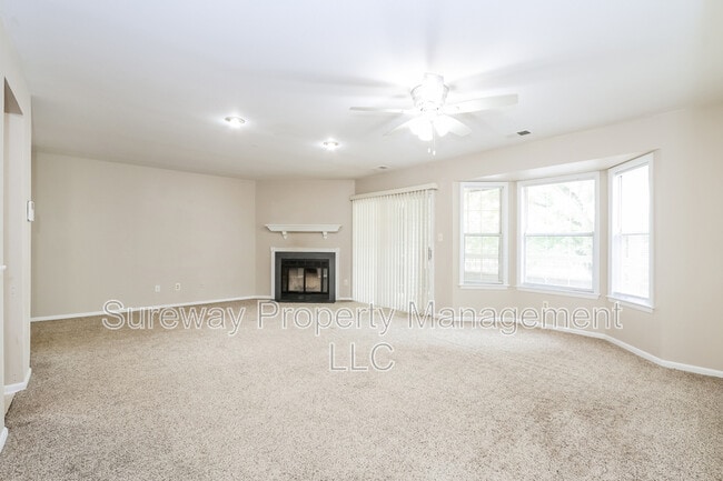 Photo - 108 Lowell Ct