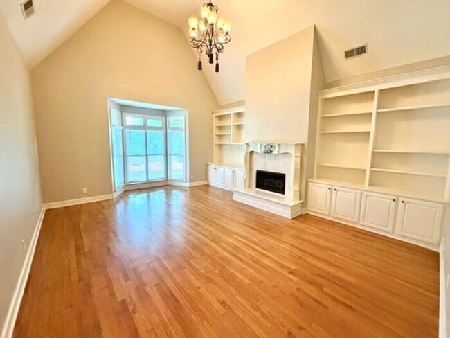 Photo - Beautiful 5BR 4.5 bath + bonus room family home in Collierville! Collierville schools