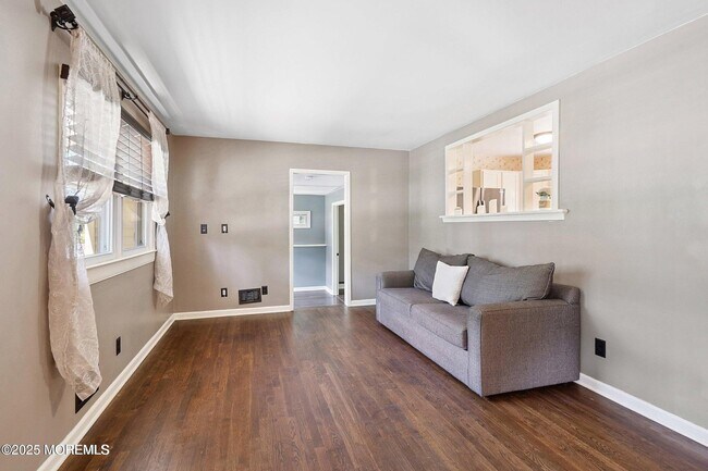 Photo - 6 Redwood Rd