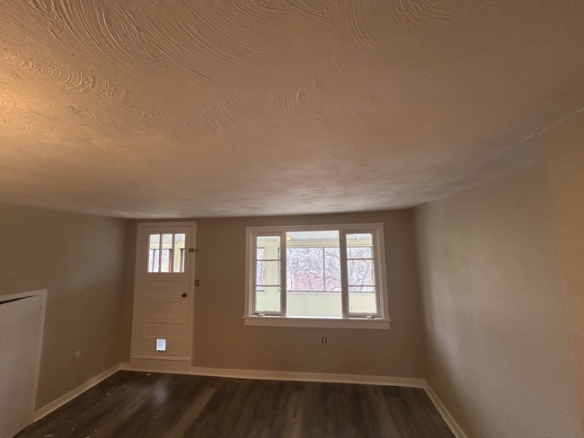 Photo - 335 S Lincoln Ave Unit Upstairs