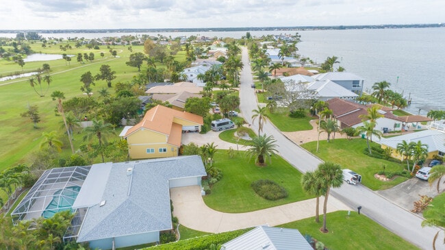 Photo - 6 Country Club Rd