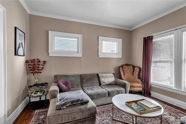 Photo - 175 Saint James Pl