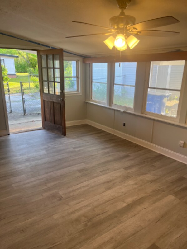 Photo - 729 Glensford Dr