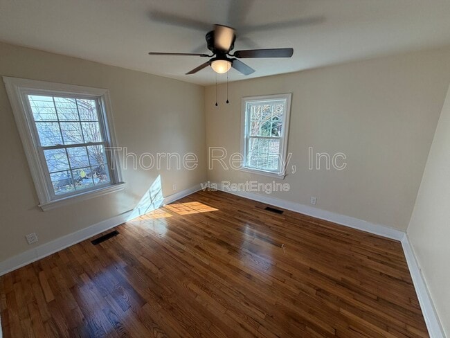 Photo - 1021 Russell St