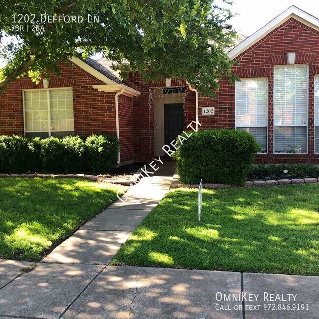 Building Photo - 1202 Defford Ln