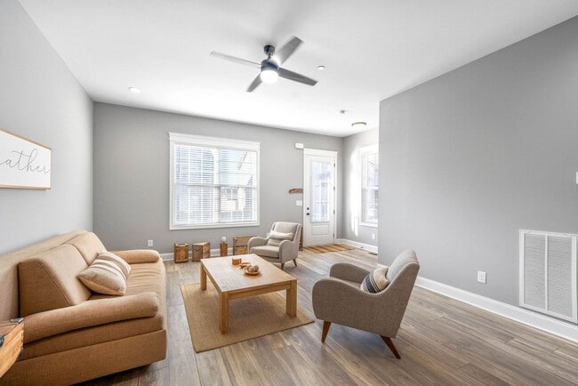 Photo - 132 Savannah Ave