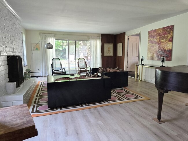 Photo - 6 Summer Hill Rd