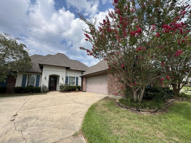 7335 Oak View Dr.