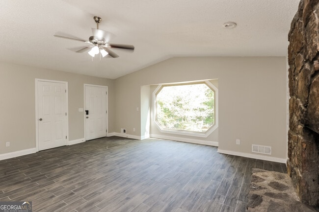 Photo - 5168 Legendary Ln