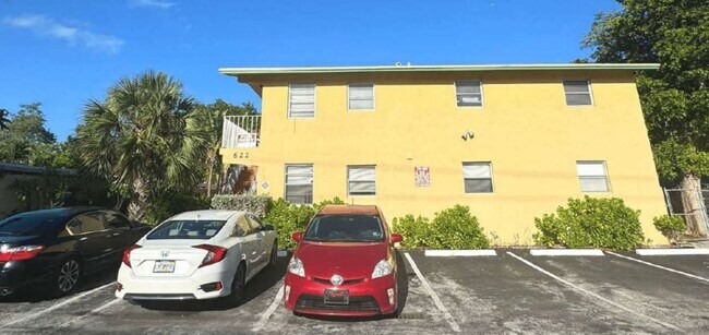 Photo - 622 NE 14th Ave Ft. Lauderdale, FL 33304
